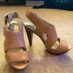 Brown, heeled sandals